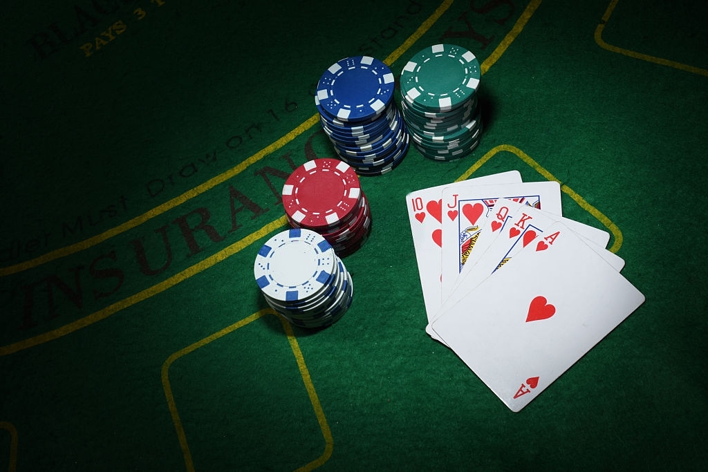 Better Poker Player by Knowing About the Gambler's Fallacy
