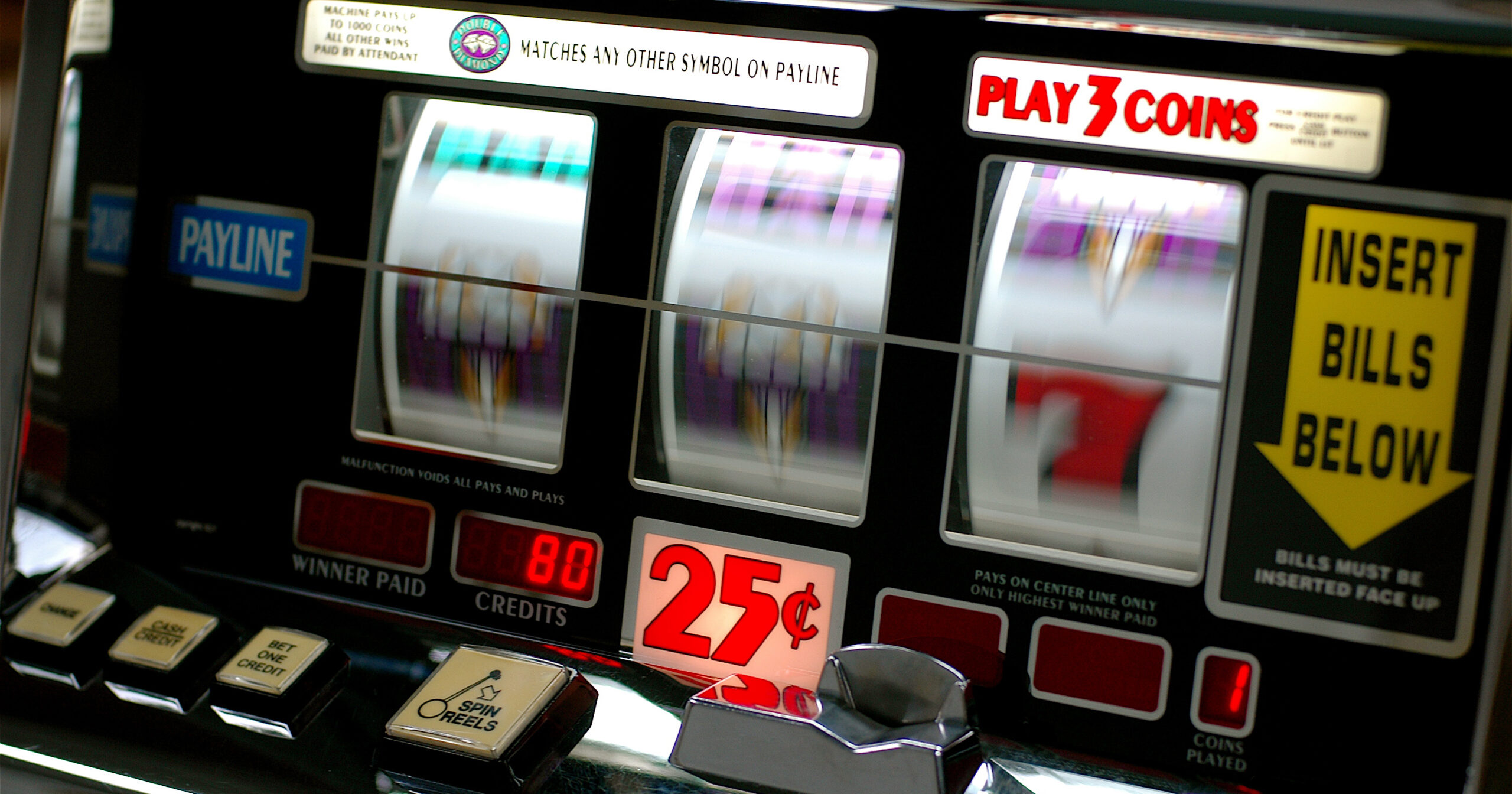 The Odds of Winning at a Casino Slot Machine